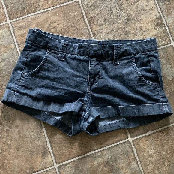 🤩FREE* Forever 21 shorts - Picture 1 of 3